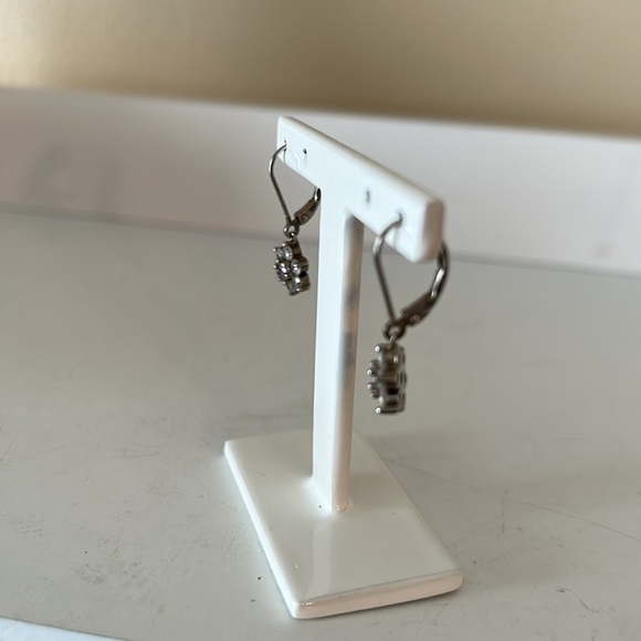 CRYSTAL dangling flower with pink center crystal earrings - Picture 5 of 7